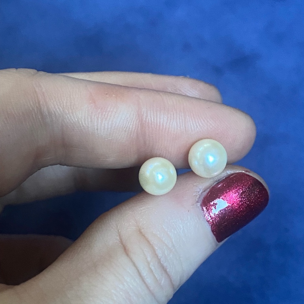 14k Solid Gold Pearl Stud Earrings - image 6